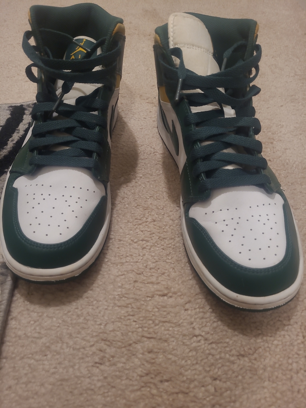 Jordan Air Jordan 1 Mid Sonics Noble Green Pollen White Lace-Up 554724-371 11